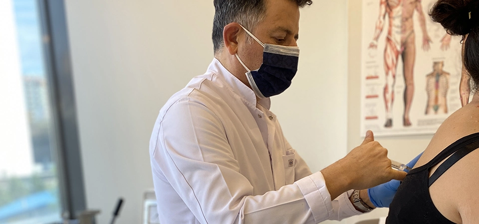 Nöralterapi Ne Zaman Etkisini Gösterir? Nöralterapi, vücudun otonom sinir sistemi ve hücresel iletişim ağlarını yeniden düzenlemeyi hedefleyen, etkili ve hızlı sonuçlar sağlayabilen bir tedavi yöntemidir.