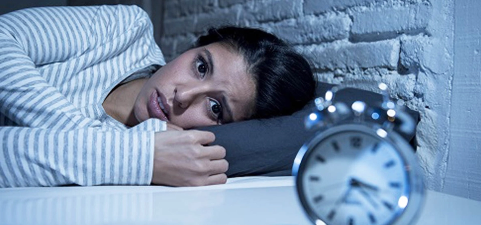 İnsomnia Uykusuzluğun tarifi, uykunun tarifinden de zordur. Zira uykusuz­luk hasta tarafından hissedilen ve kişiden kişiye değişen subjektif bir olaydır.